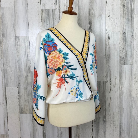 Flying Tomato Surplice Floral Crop Top, L - Picture 2 of 8